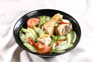 canh-chua-ga-bong-so-dua
