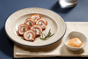 ga-cuon-bacon-chien-la-huong-thao