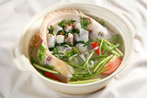 lau-ca-hong-nhung-giam