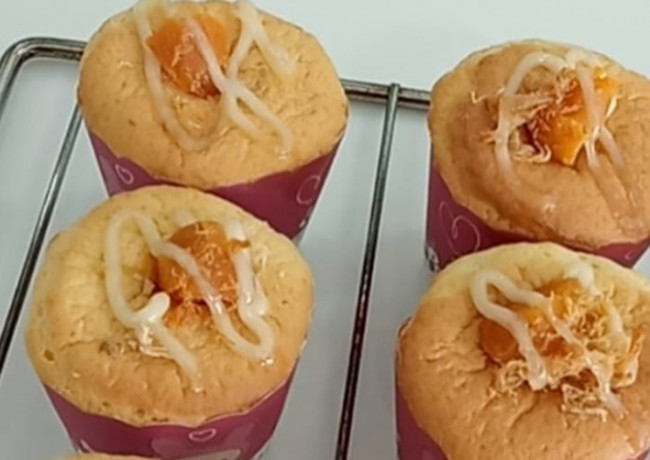 banh-cupcake-trung-muoi-cha-bong-pho-mai