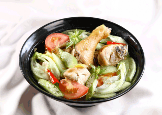 canh-chua-ga-bong-so-dua