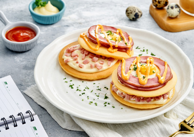 pancake-jambon-trung-cut